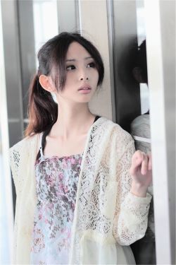 贱奴屁股撅高打肿