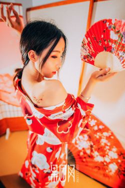 《黑道总裁的十年小逃妻》